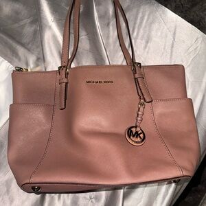 michael kors purse used no damages